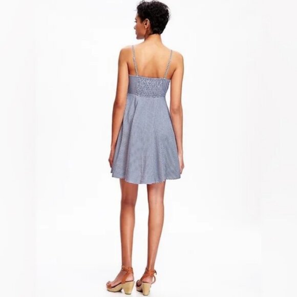 Old Navy Fit Flare Cami Blue White Gingham Smocked Summer Swing Mini Dress (L) - Picture 2 of 9
